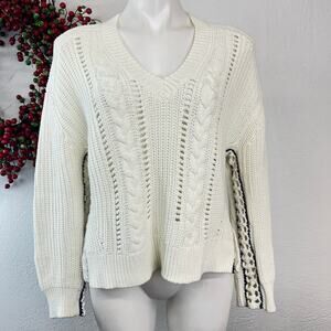 360 Sweater white cable knit chunky women’s size Large
Italian Cotton